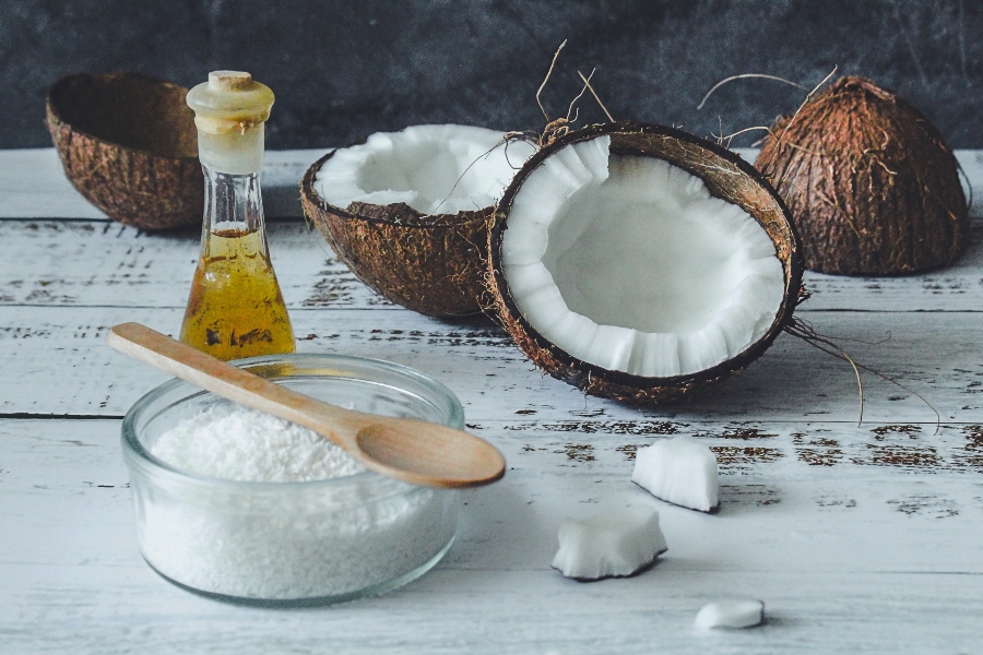 How To Use Coconut Oil For Skincare