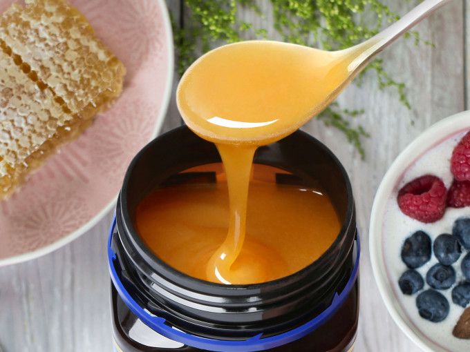 The Benefits Of Manuka Honey: Q&A With Nutritionist, Katie Lane